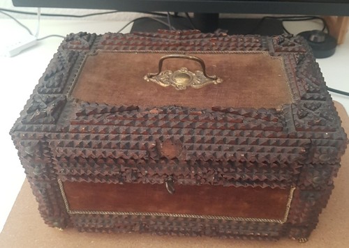 Tramp art box - box, 19.