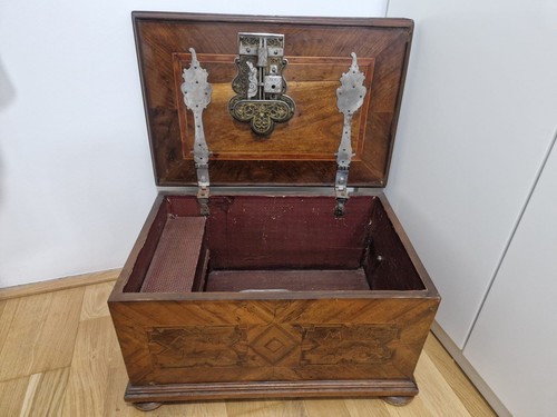 Barock zunftruhe - +,