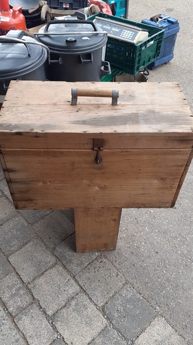 Alte holztruhe 56x26x34cm - alte, ca.56x26x34cm.